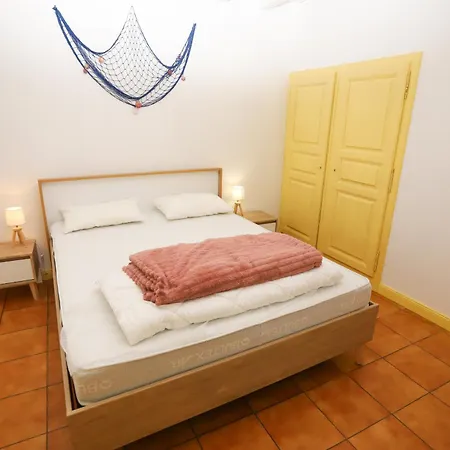 펜션 Cyprien Maison Avec Piscine 생시프리앙